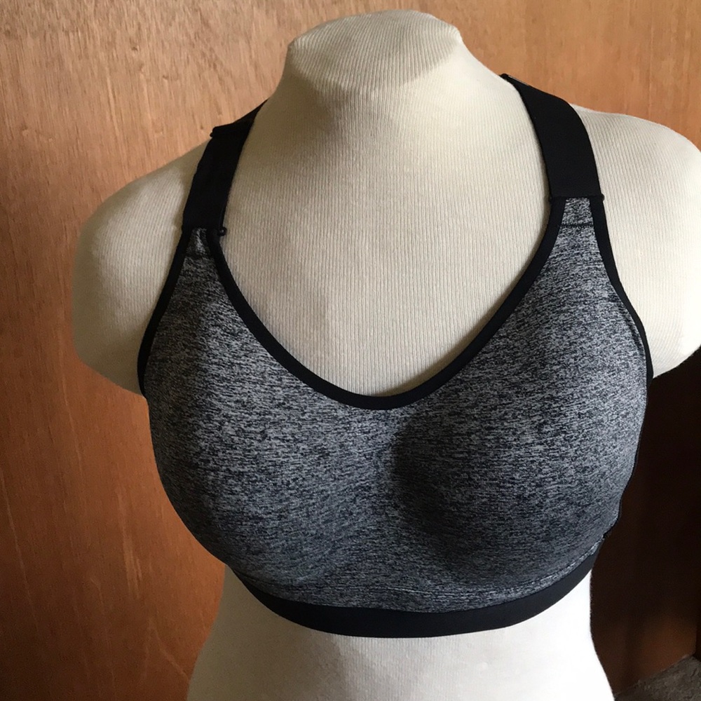 Victoria’s Secret Sport Bra w/ padding Size 36DD
